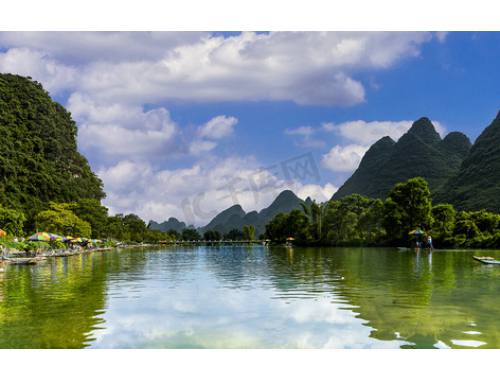 汉中龙头山旅游攻略丨川陕交界处，这座未商业化的深山，一眼误终身